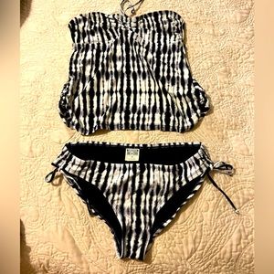 Converse Sz M Tankini, Bikini bottom tie side.